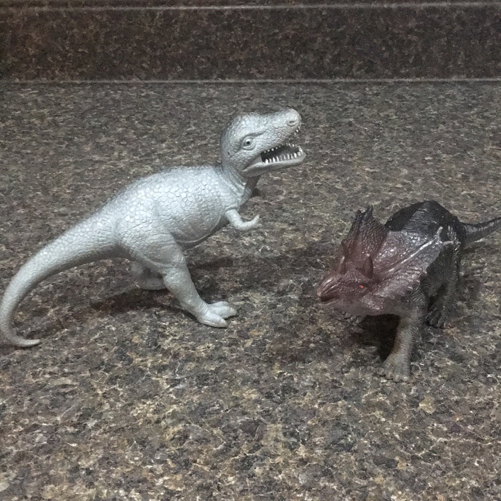 Dinosaur toys - Picture 1 of 7